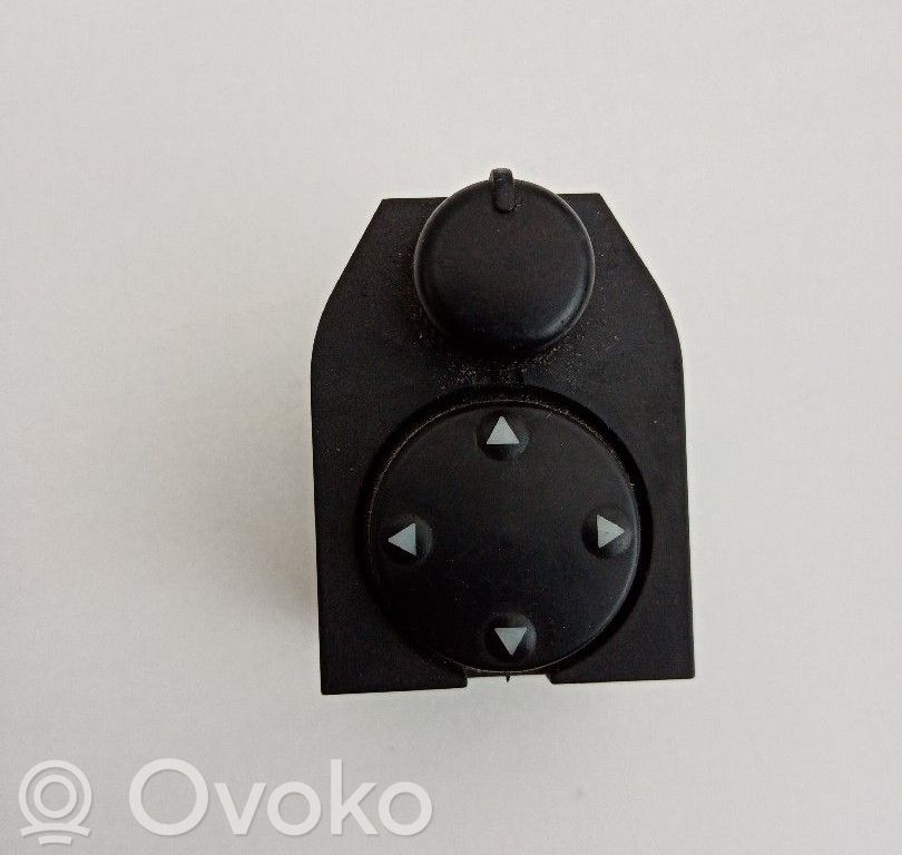 Wing mirror switch   8D0959565,REGESPELHO