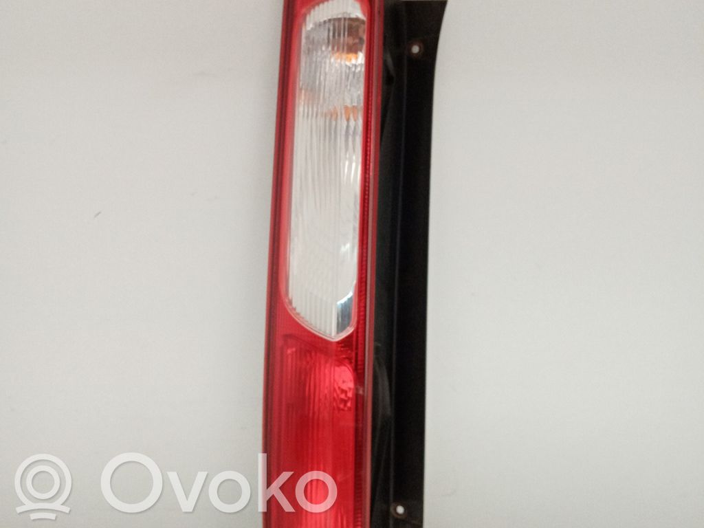 Tailgate rear/tail lights   4M5113405A