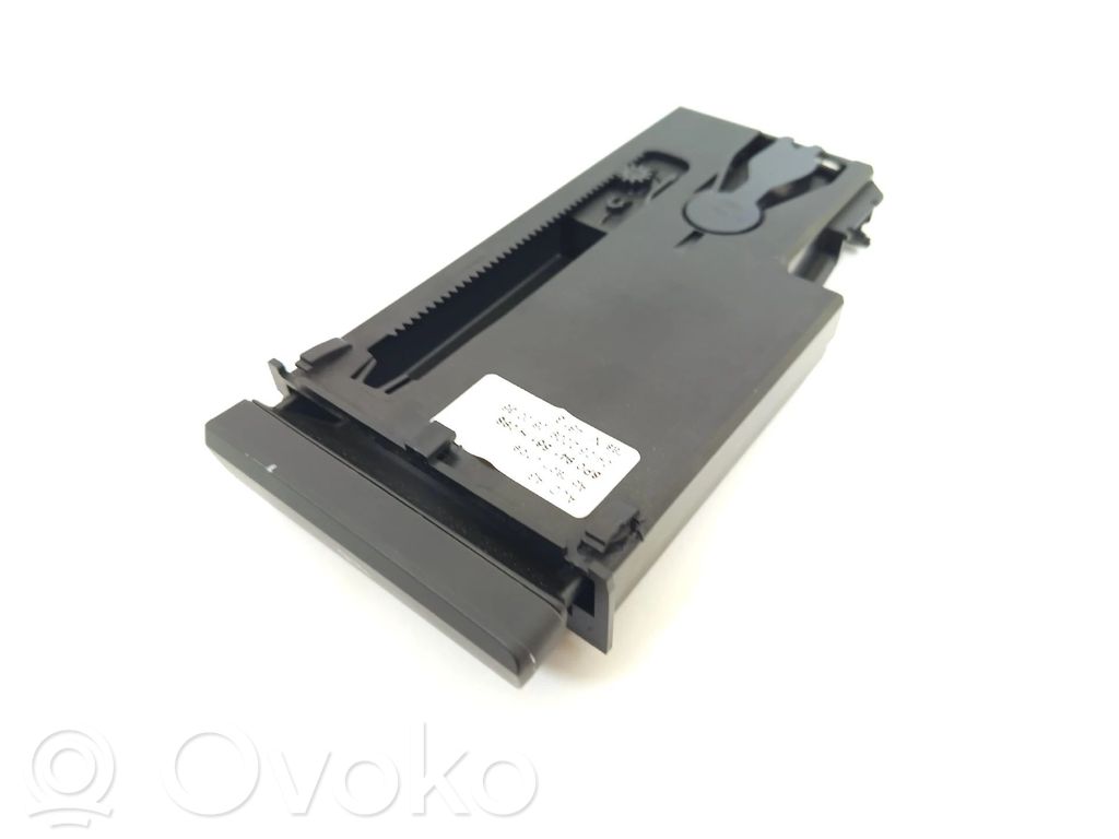 Guantera   8P0941561H