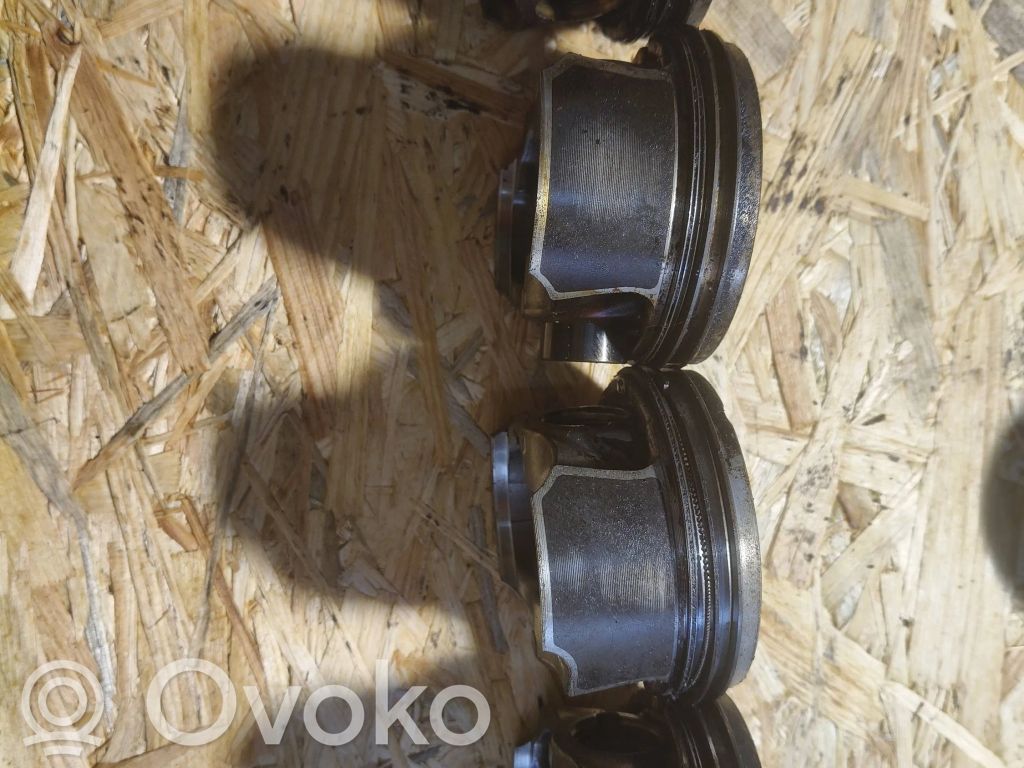 Piston   082272,82420