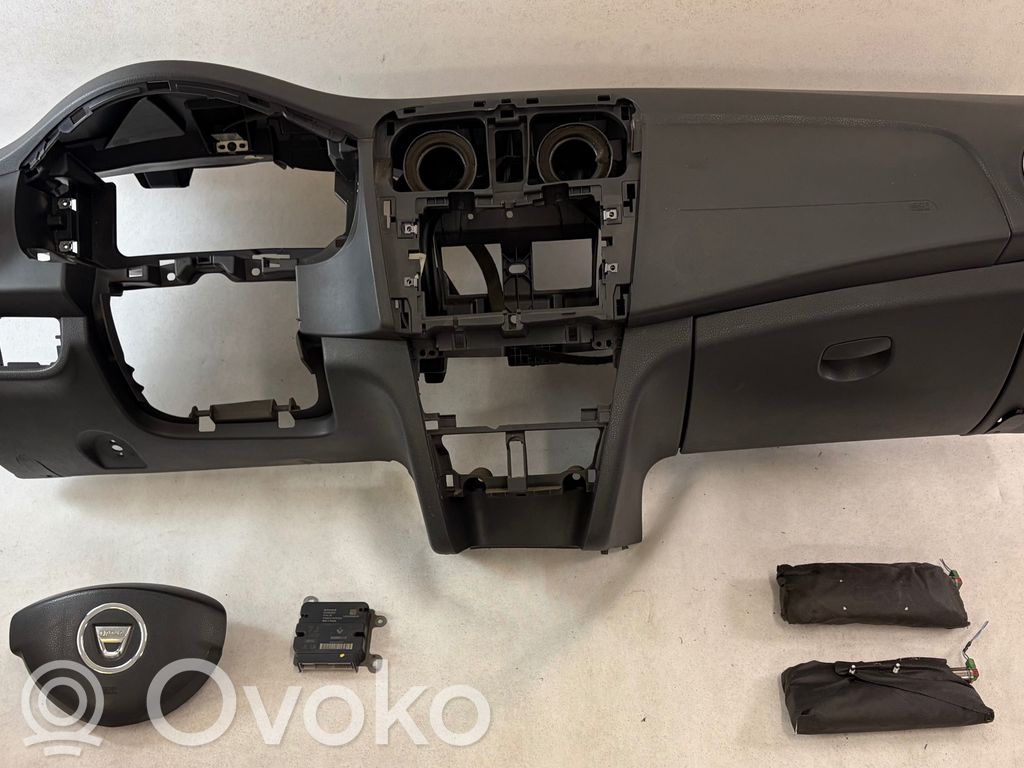 Dacia Logan II Otros repuestos del interior 
