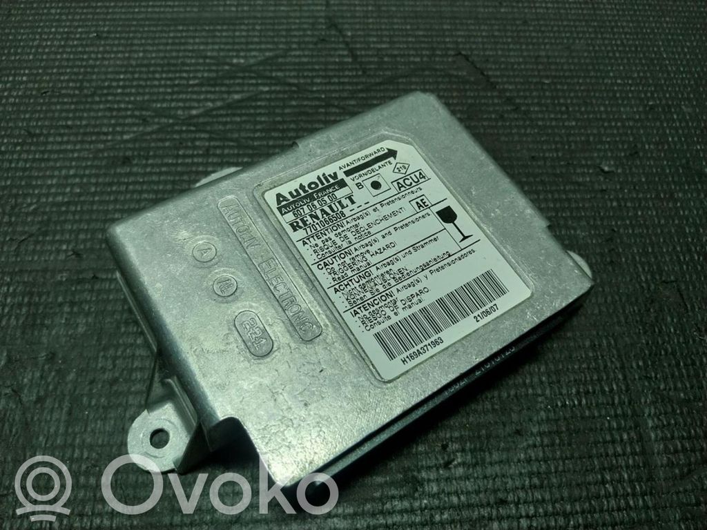 Renault Megane II Airbag control unit/module 