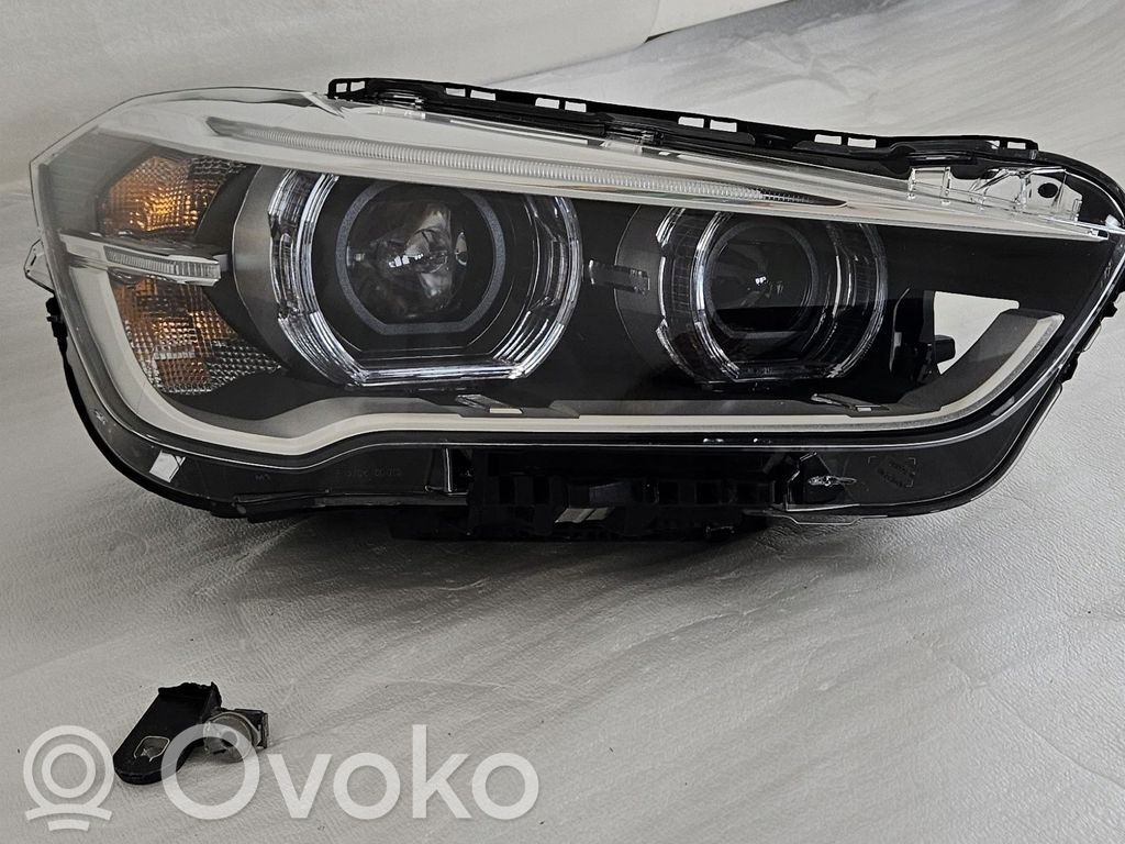 BMW X1 F48 F49 Lampa przednia 