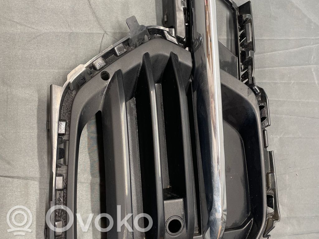 BMW X5 G05 Front fog light trim/grill 