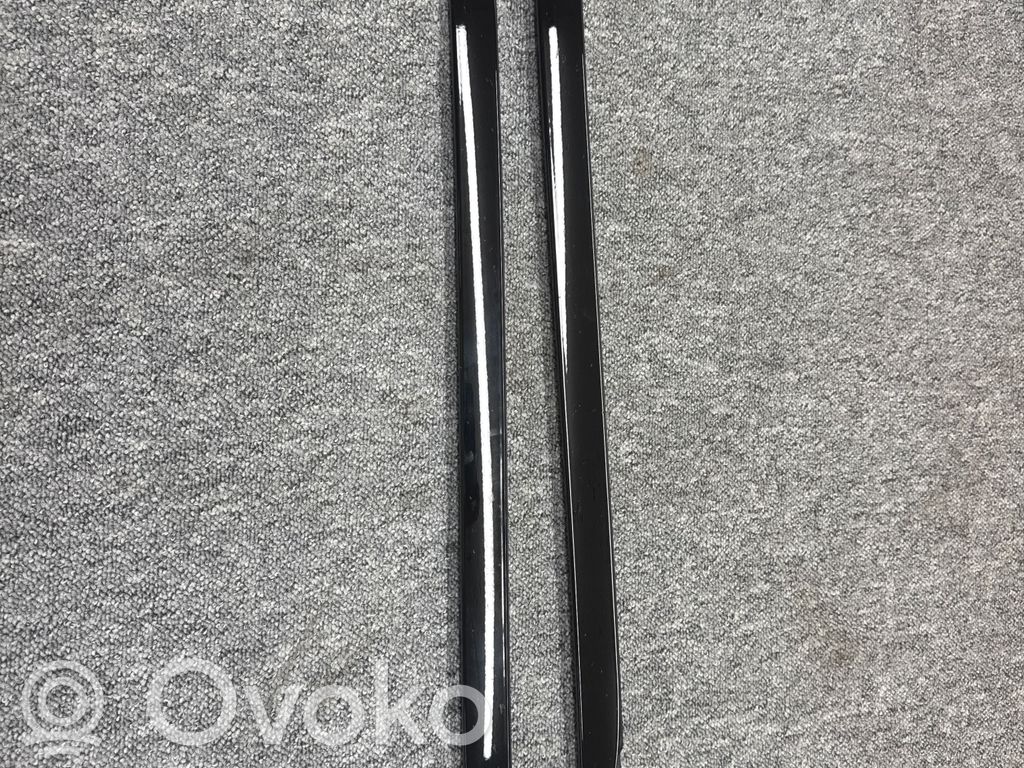 BMW X7 G07 Windshield trim 