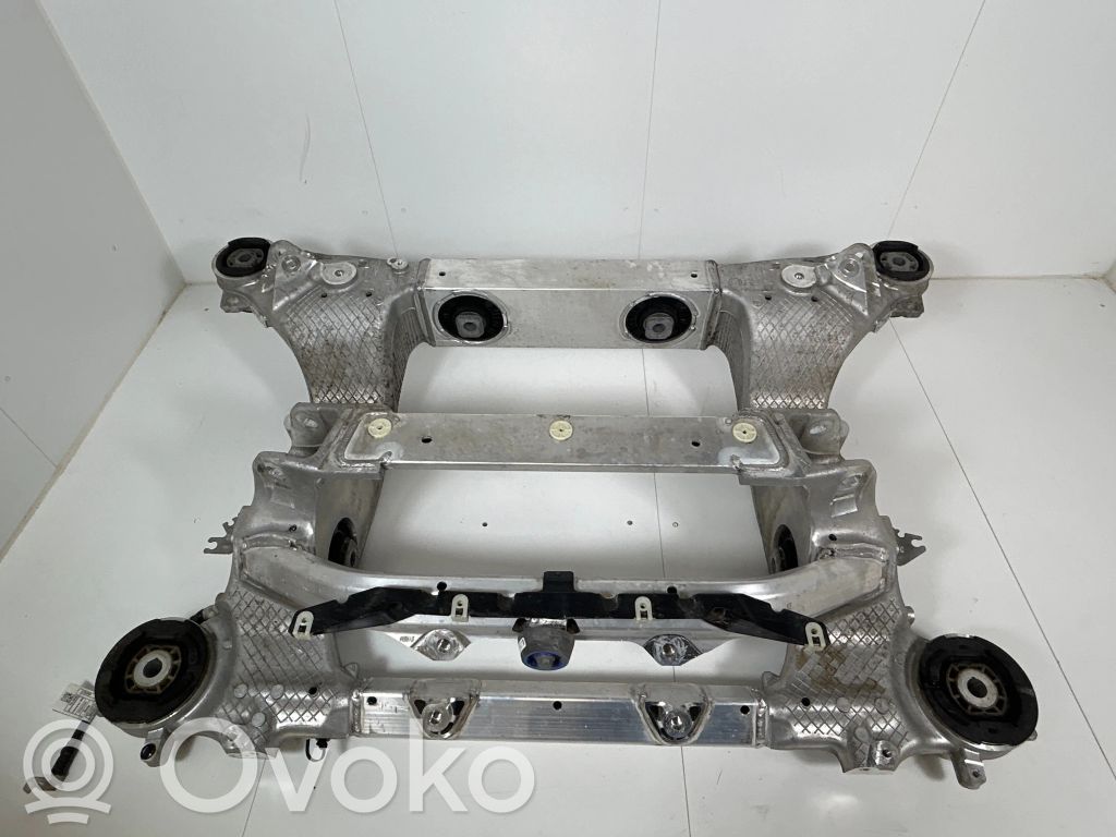 BMW iX Galinis traversas 