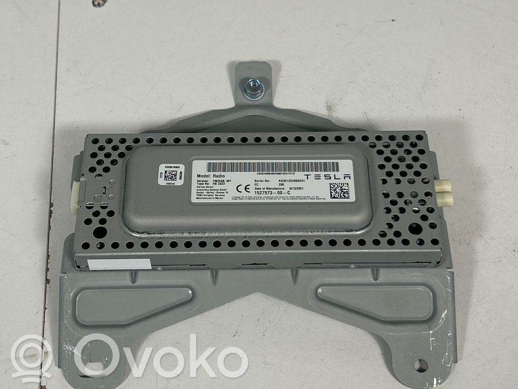 Tesla Model Y Muut laitteet 
