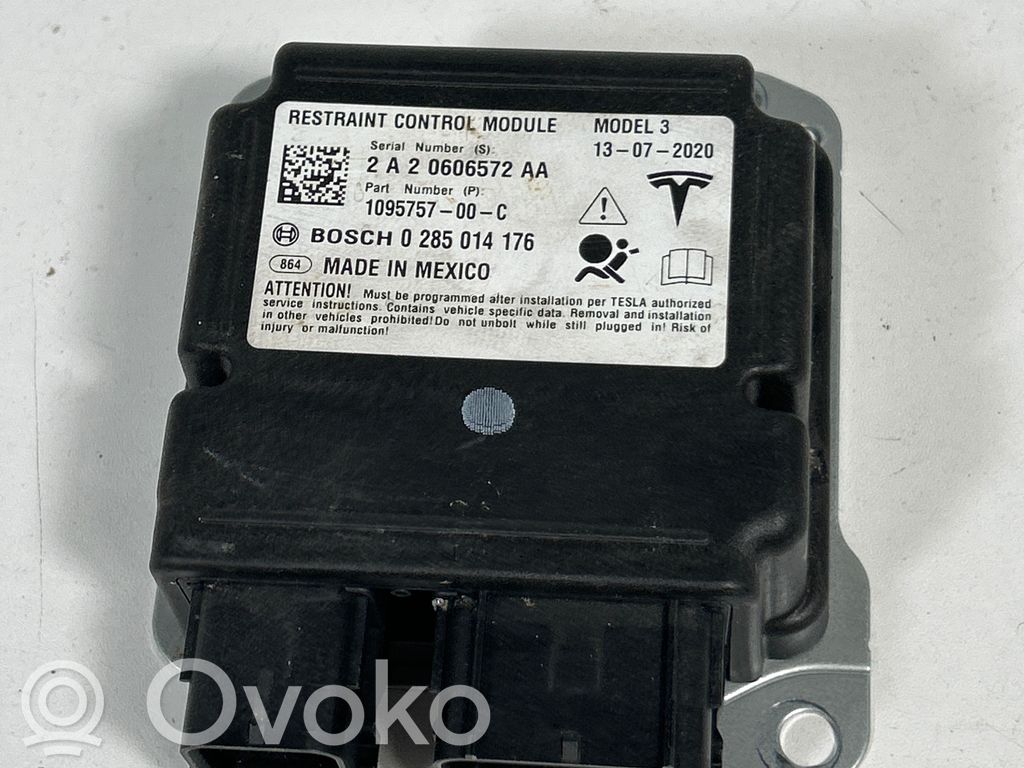 Tesla Model Y Airbag control unit/module 