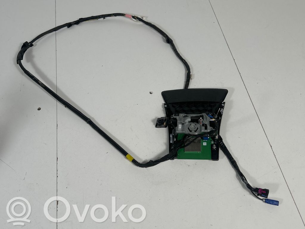 Tesla Model Y Windshield/windscreen camera 