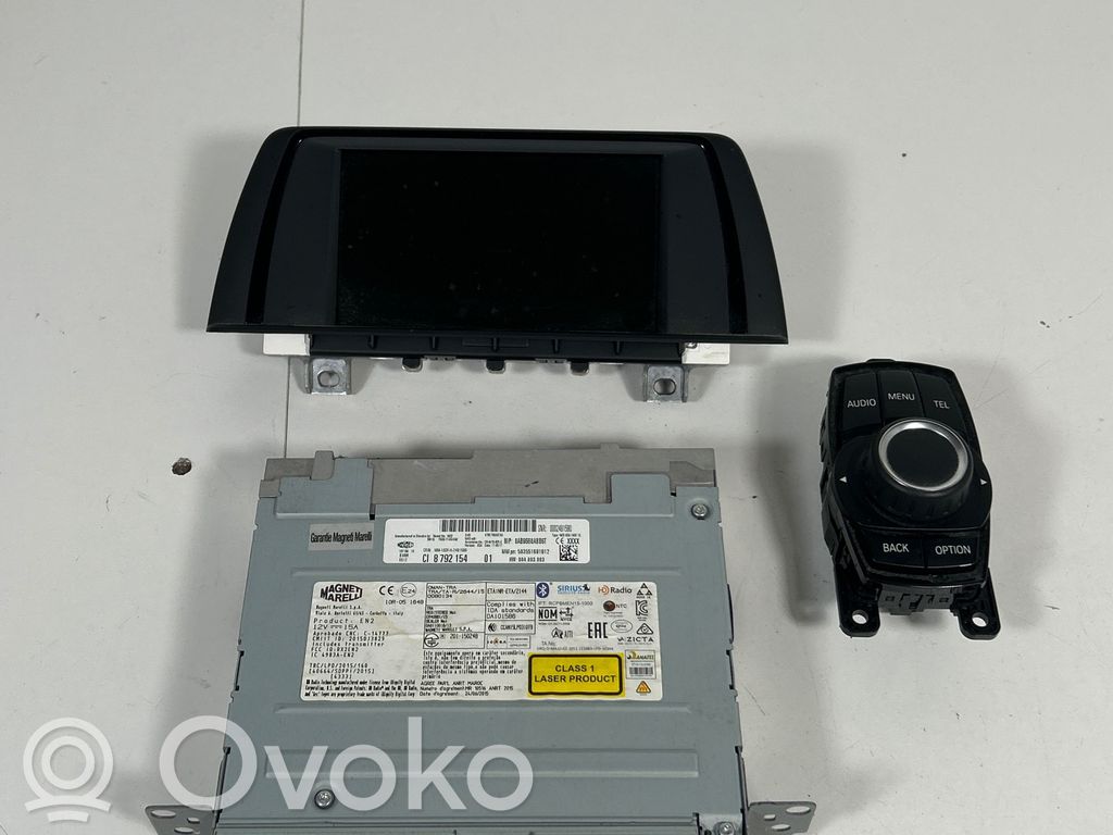 Panel / Radioodtwarzacz CD/DVD/GPS   8792154