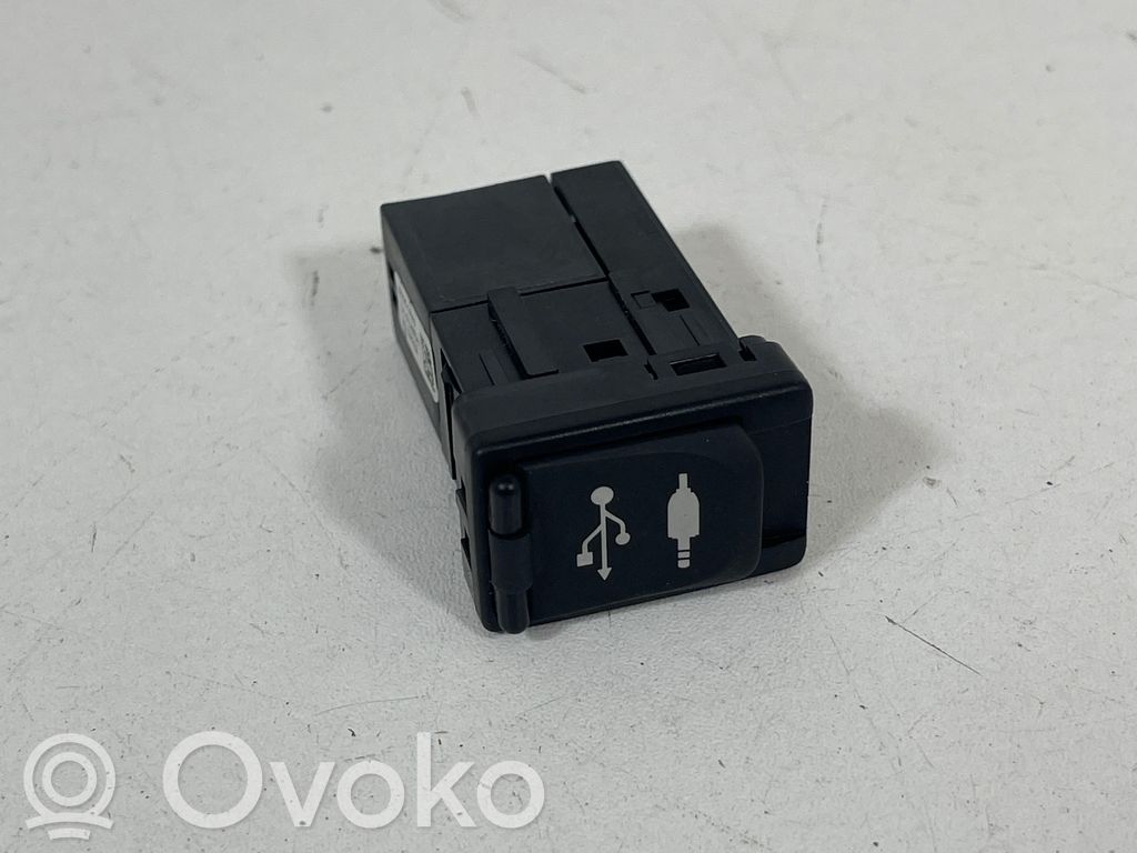 Enchufe conector USB   86190F4010,86190F3910