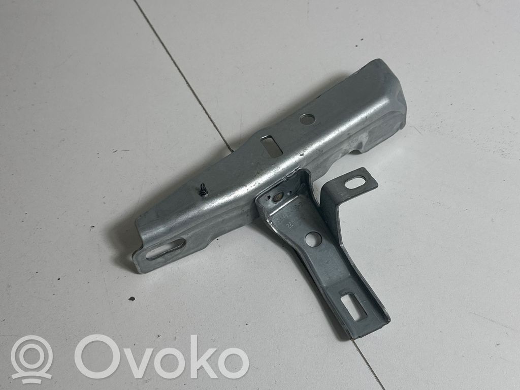 Front door upper hinge   151946000B,220052