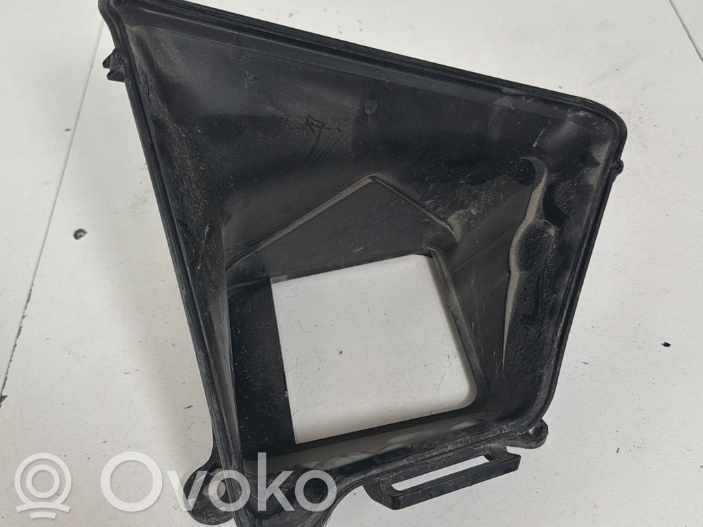 Tesla Model 3 Ilmanoton kanavan osa 
