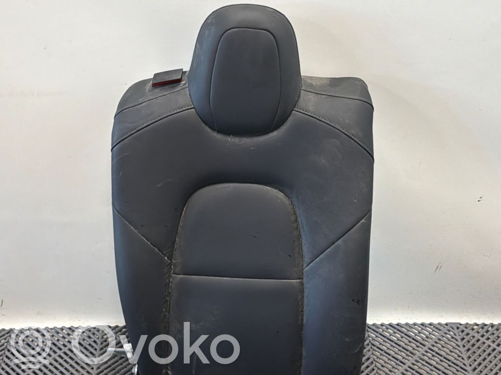 Tesla Model 3 Takaistuin 