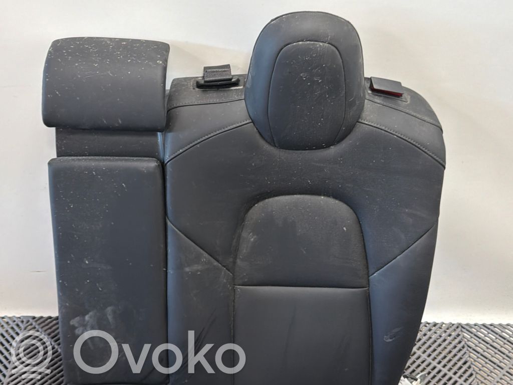 Tesla Model 3 Takaistuin 