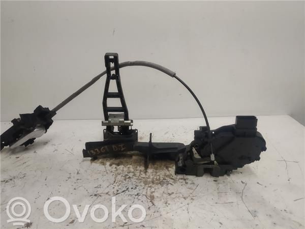 Priekšpusē slēdzene   6M2AR21813MC