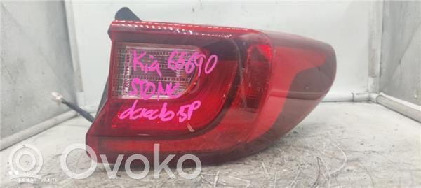 KIA Stonic Luz trasera/de freno 