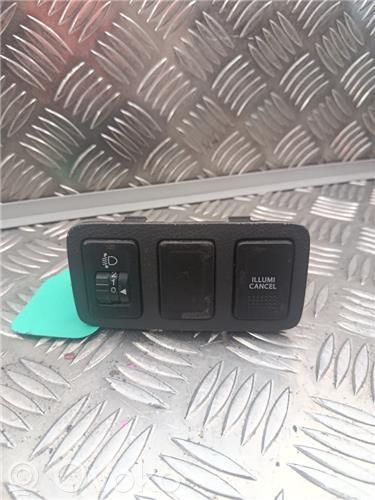 Suzuki Swift I Light switch 