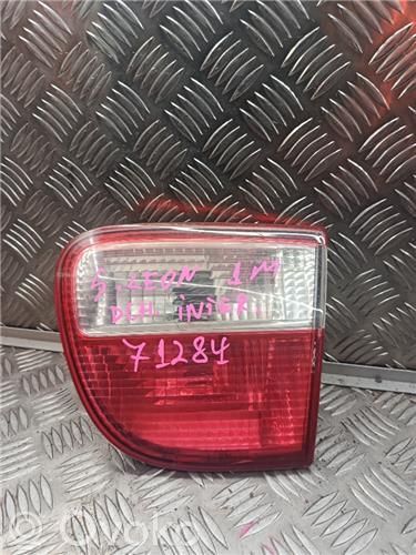Rear/tail lights   1M6945092B,1M6945092B
