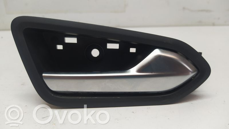 Renault Captur Rear door interior handle 