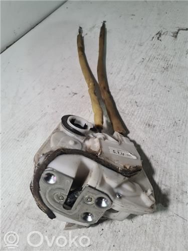 Cerradura de puerta trasera