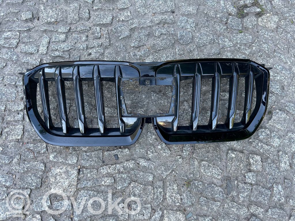 BMW X1 U11 Front grill 
