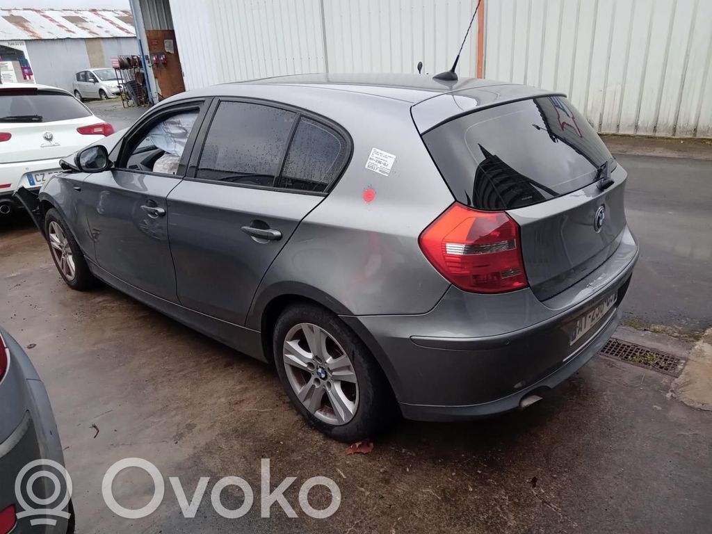 Aizmugurējās durvis   41525A2A383