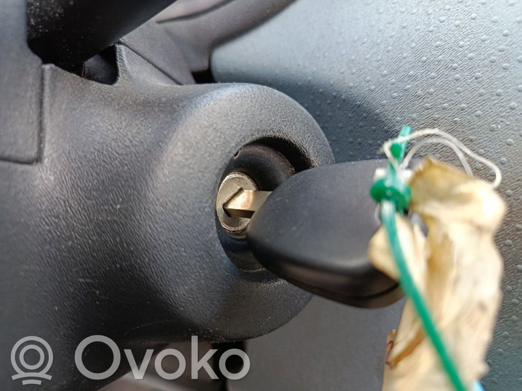Citroen C3 Užvedimo spynelė 