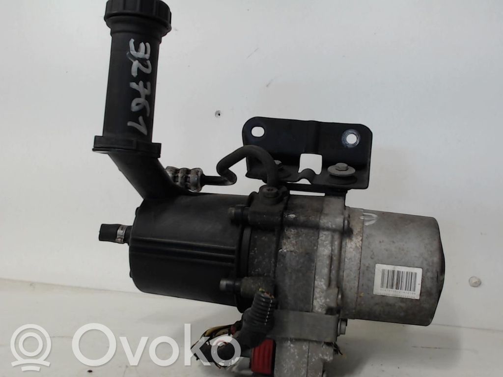 Citroen C4 I Ohjaustehostimen pumppu 