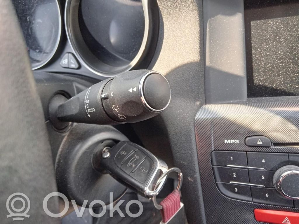 Citroen C4 II Užvedimo spynelė 