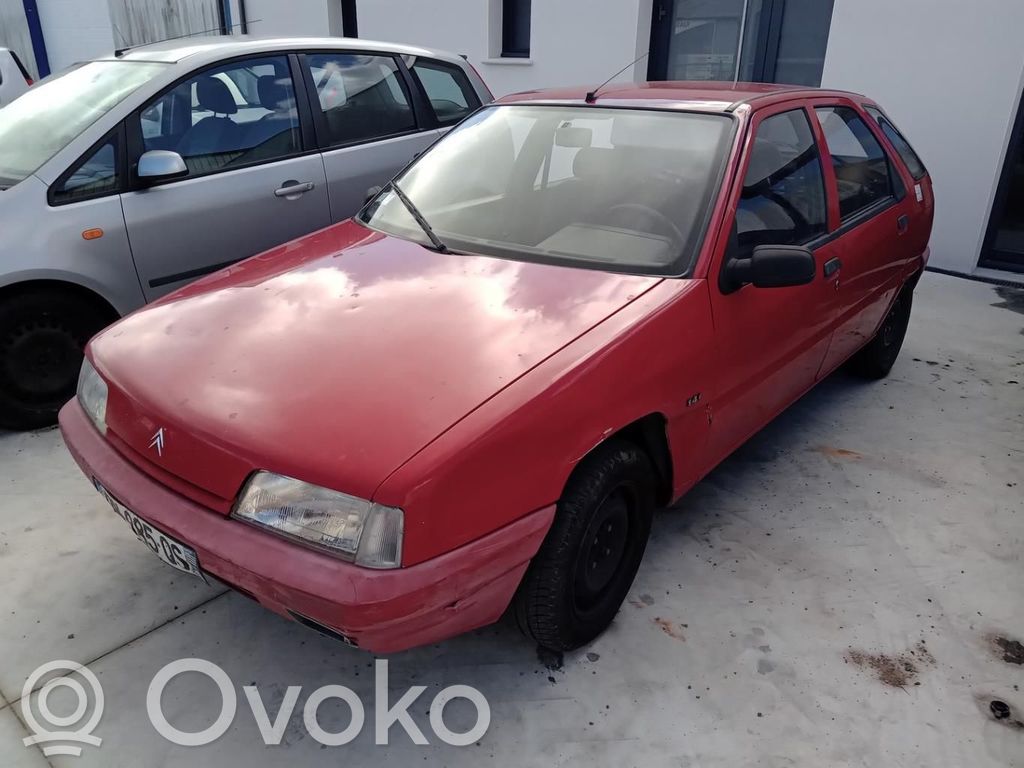 Citroen ZX Front door window glass four-door 