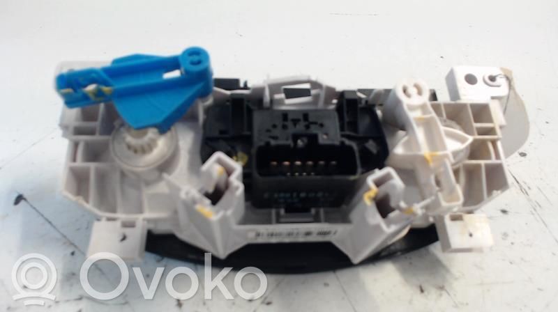Dacia Sandero Climate control unit 