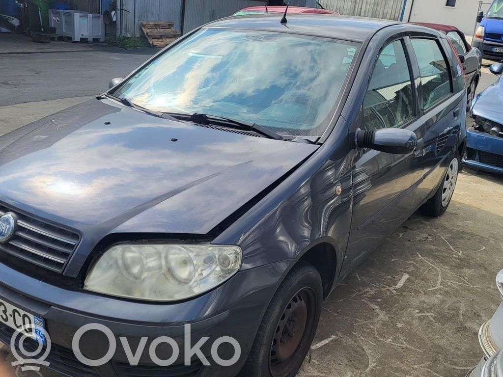 Fiat Punto (188) Etujarrusatula 