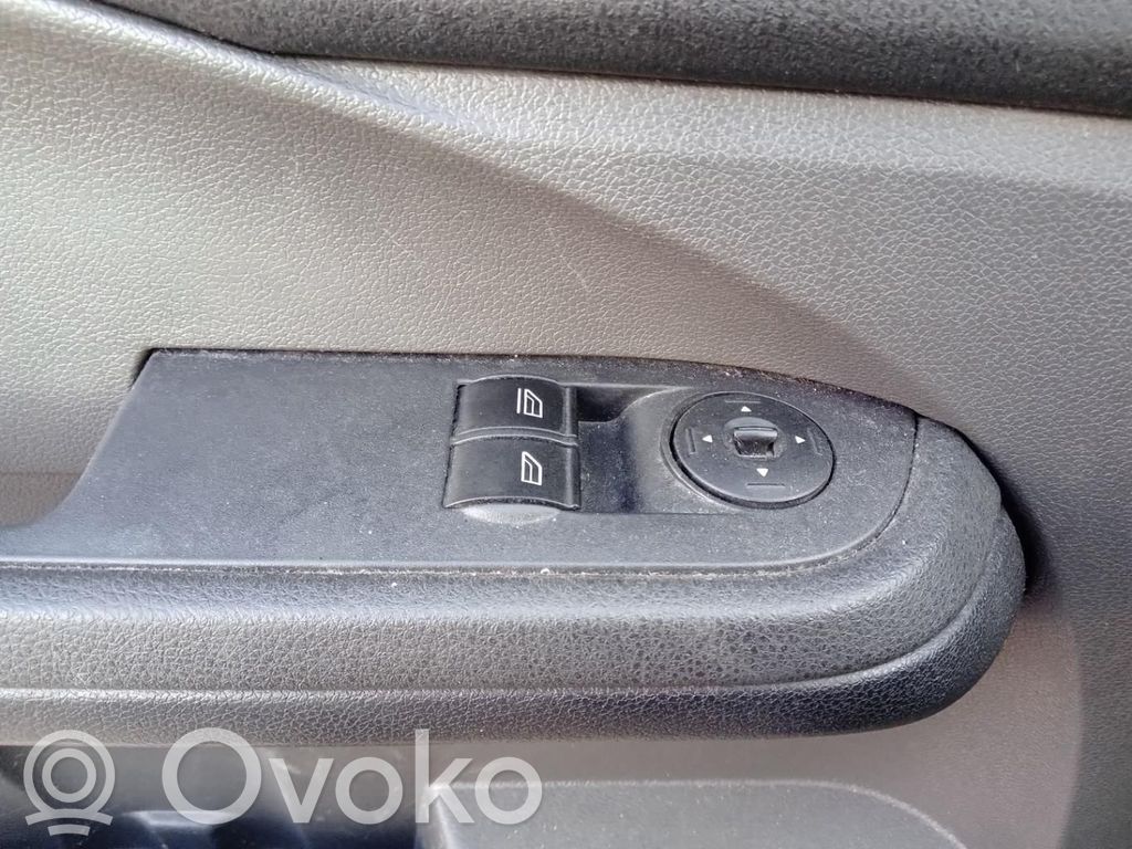 Ford C-MAX I Electric window control switch 