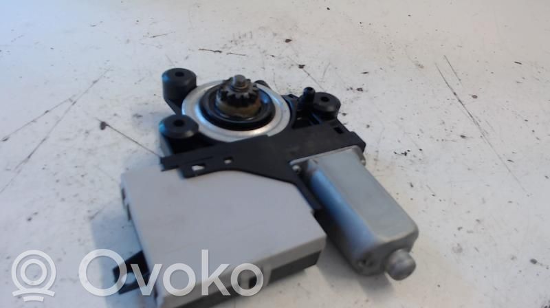 Silnik regulatora szyby drzwi przednich   1768209
