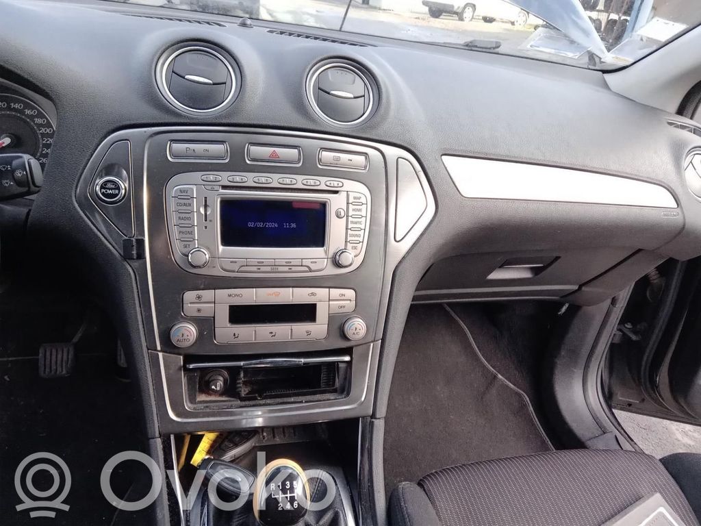 Ford Mondeo MK IV Daiktadėžės (bordačioko) komplektas 