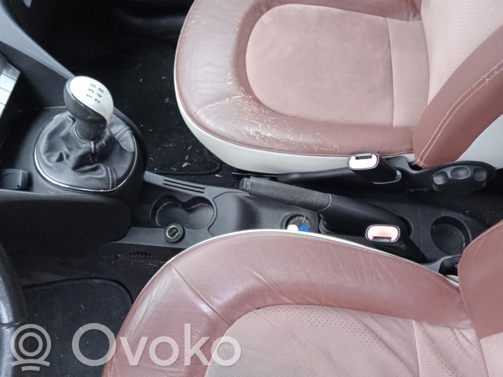 Lancia Ypsilon Frein à main / assemblage du levier 