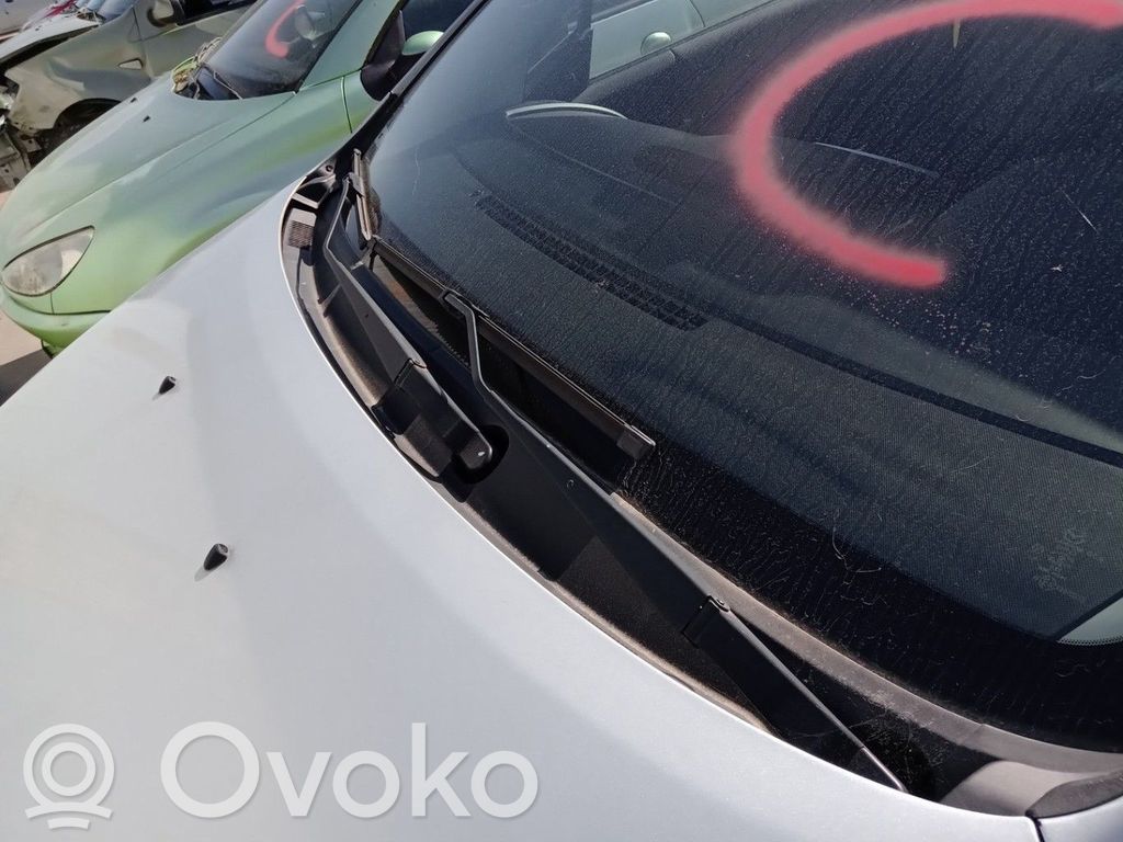 Mazda 5 Front wiper blade arm 