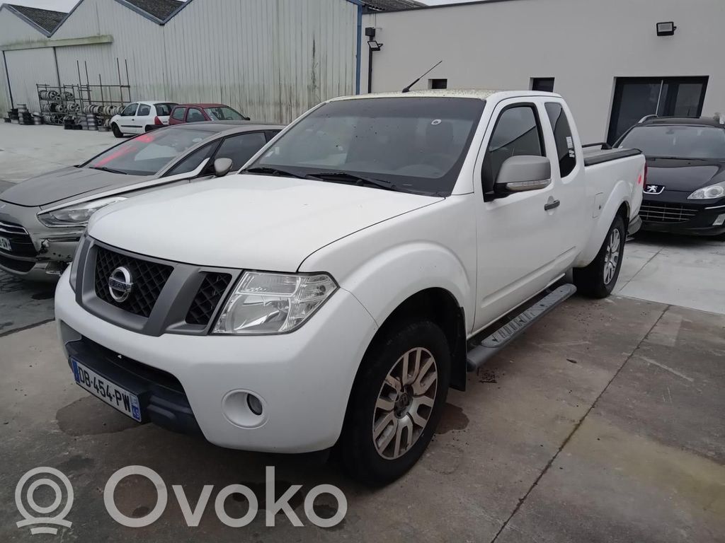 Nissan Navara D40 Etusumuvalo 