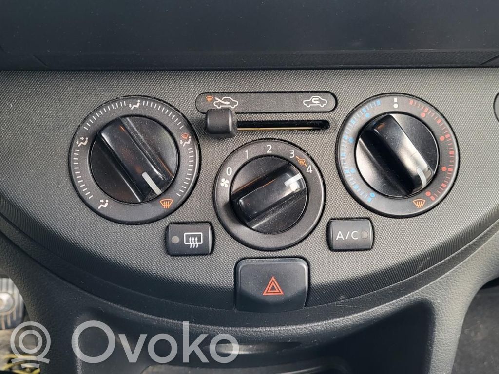 Nissan Note (E11) Climate control unit 