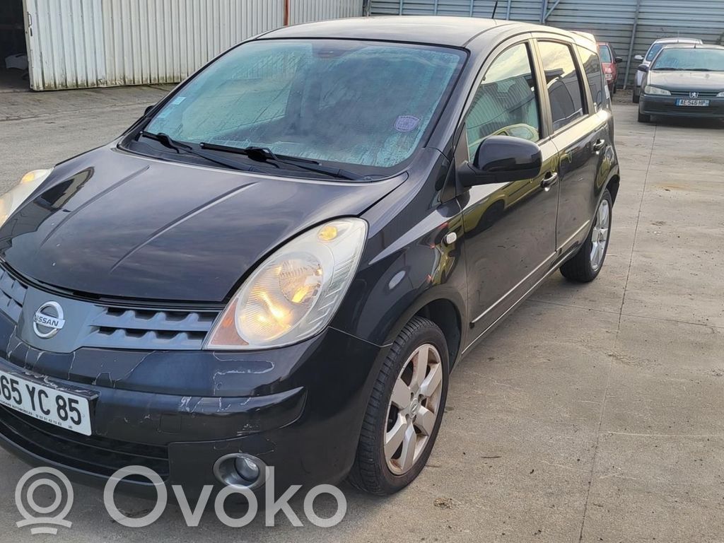 Nissan Note (E11) Priekšpusē slēdzene 