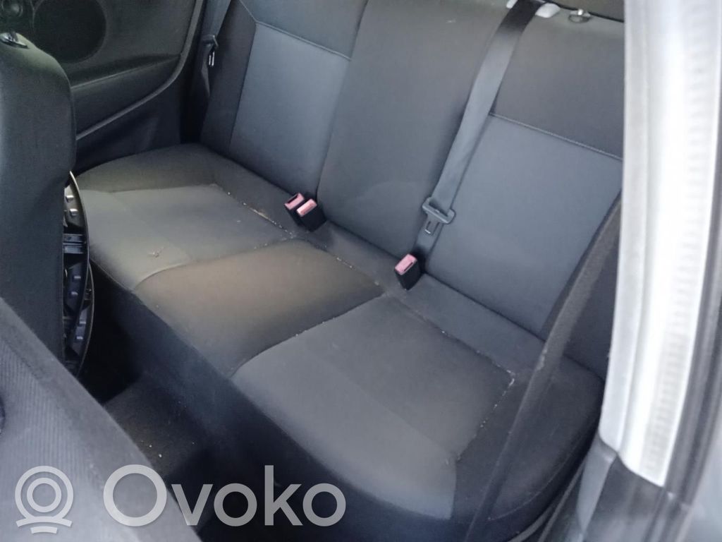 Opel Astra H Cinturón trasero 