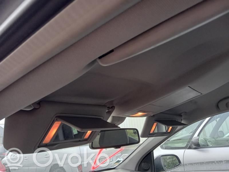 Opel Astra H Etuistuimen valo 