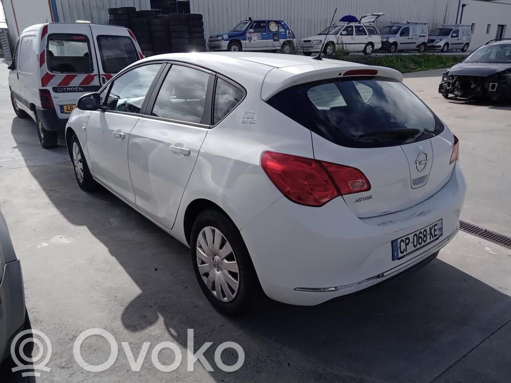 Opel Astra J Elektryczny podnośnik szyby drzwi tylnych 