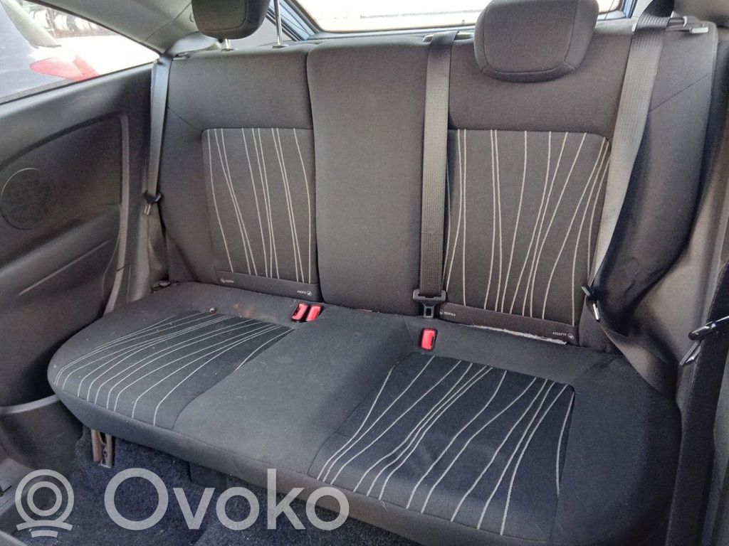 Opel Corsa D Takaistuin 