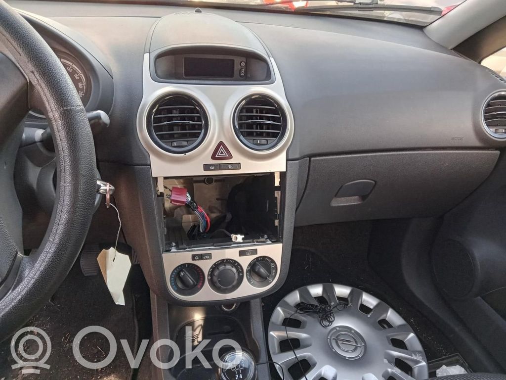 Opel Corsa D Daiktadėžės (bordačioko) komplektas 