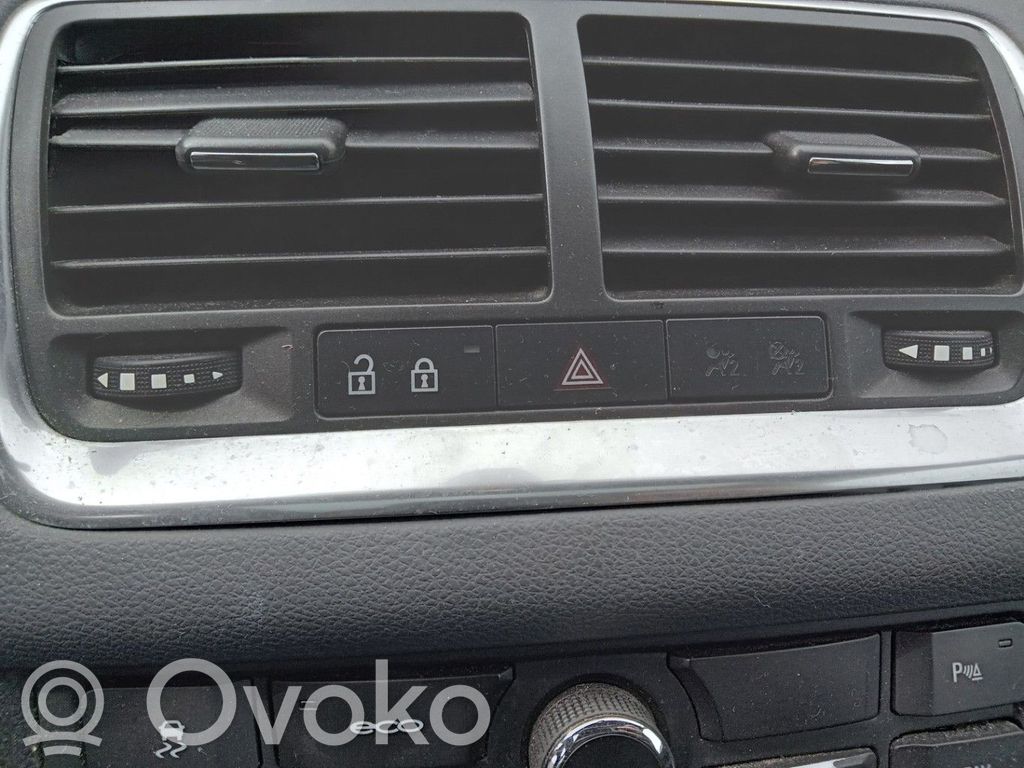 Opel Meriva B Hazard light switch 