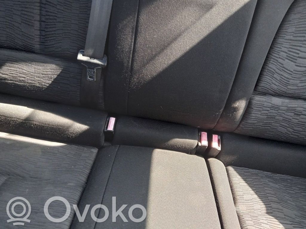 Peugeot 407 Hebilla del cinturón de seguridad trasero 