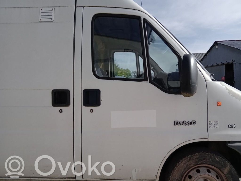 Priekinės durys   9004Y5