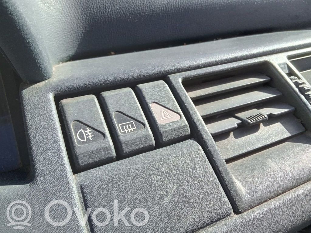 Renault Clio I Hazard light switch 